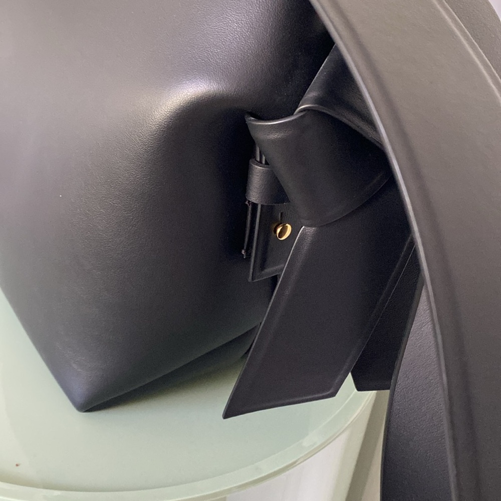 ACNE STUDIOS Musubi Mini leather shoulder bag - Picture 8 of 15